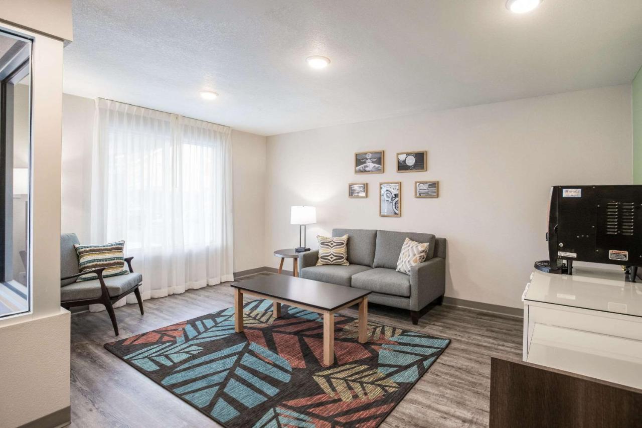 Woodspring Suites Detroit Madison Heights Eksteriør billede