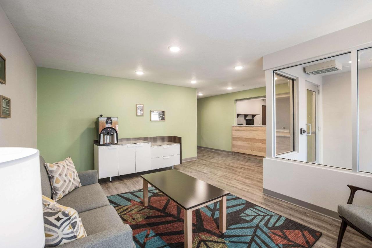 Woodspring Suites Detroit Madison Heights Eksteriør billede