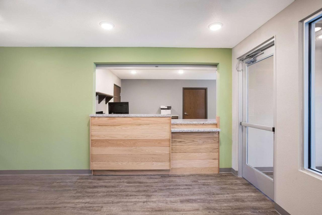 Woodspring Suites Detroit Madison Heights Eksteriør billede