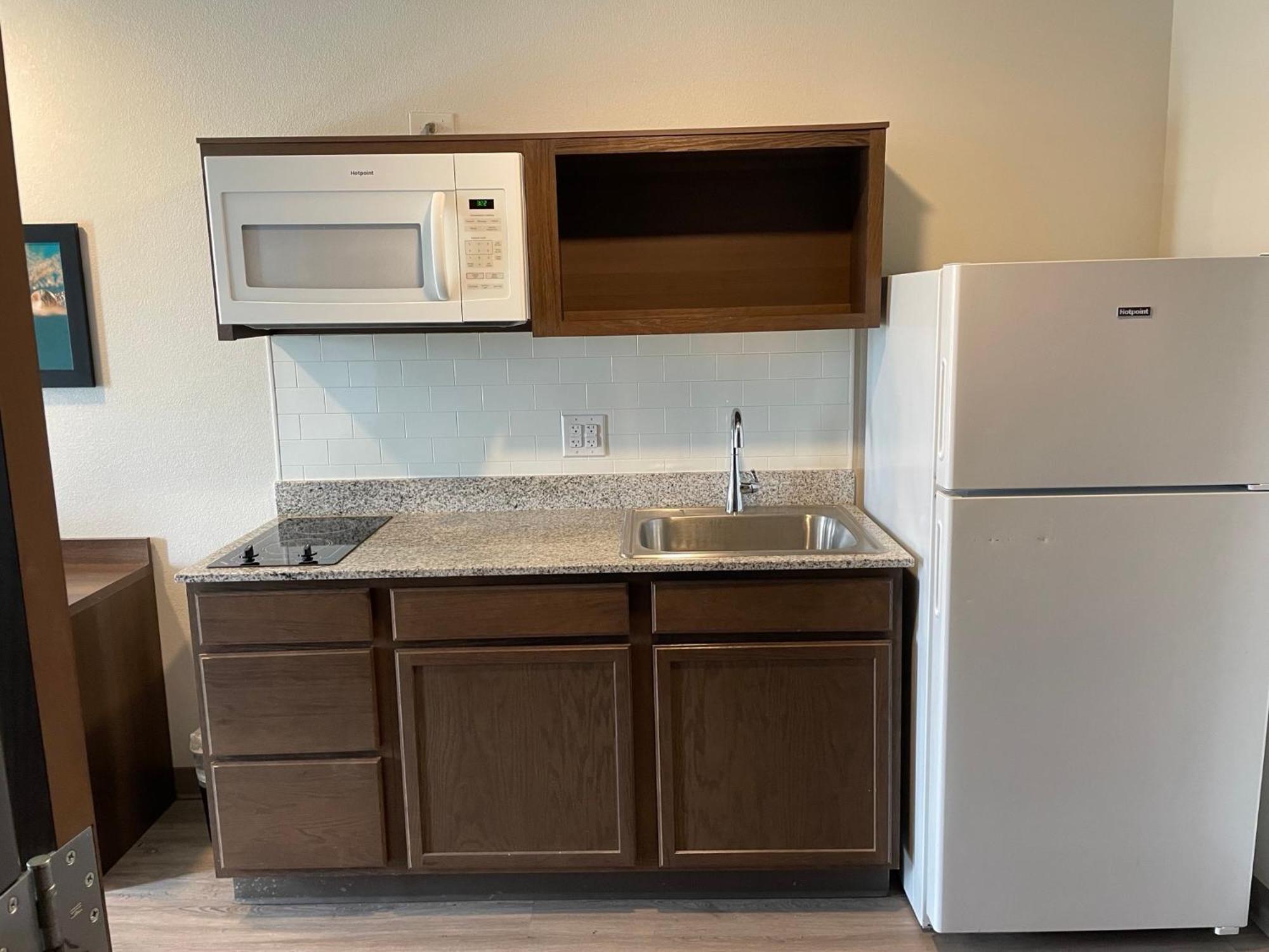 Woodspring Suites Detroit Madison Heights Eksteriør billede